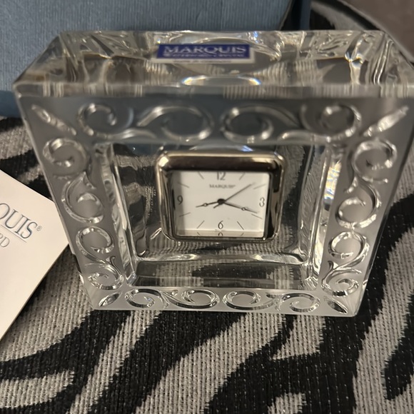 Waterford Crystal Marquis SEIKO Small Desk Clock - Picture 3 of 4